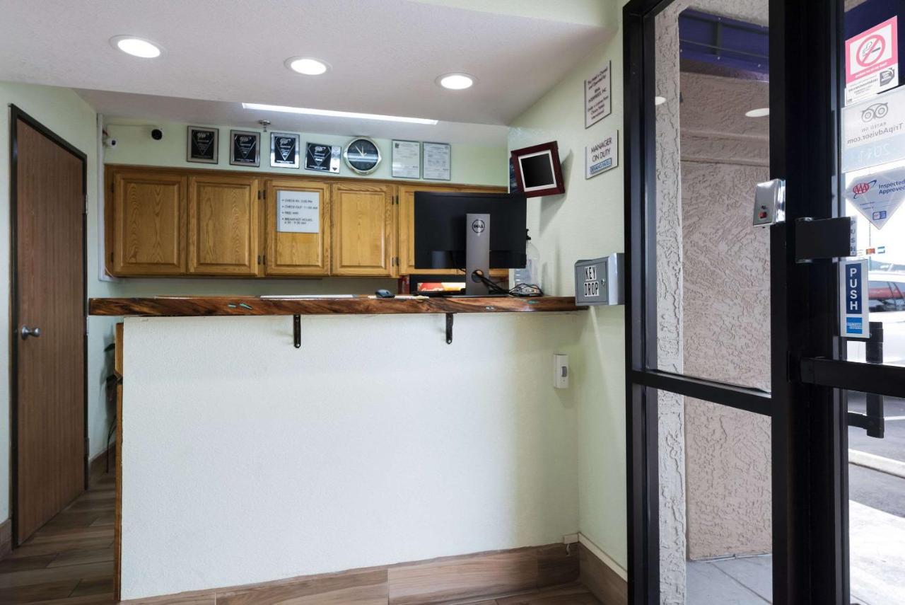 Econo Lodge Inn & Suites Williams - Grand Canyon Area Dış mekan fotoğraf